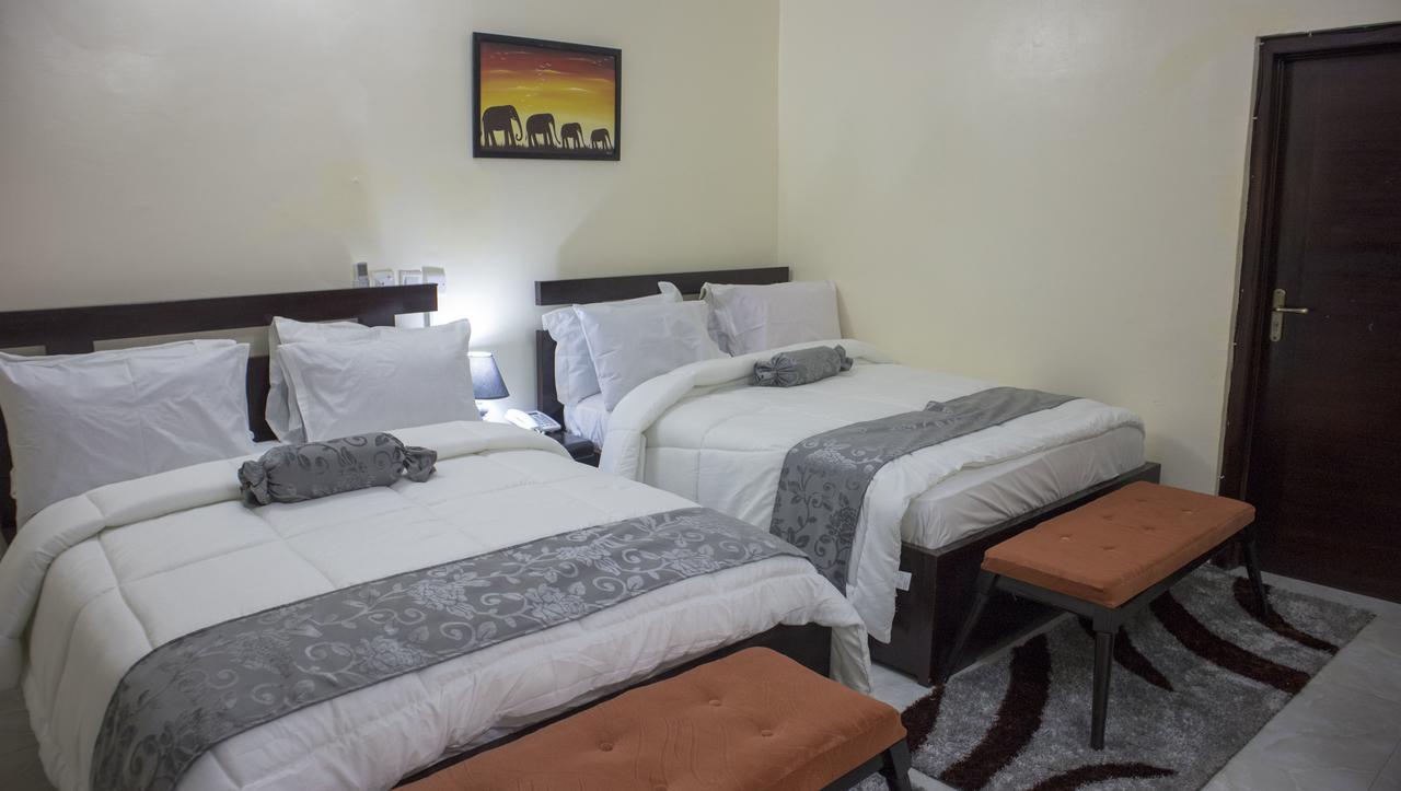 Villa Angelia Hotel Accra Bagian luar foto